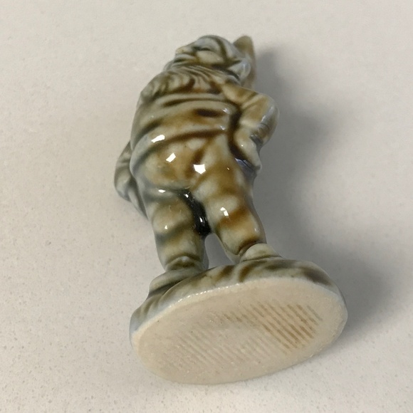 Vintage Whimsies Wade of Ireland Lucky Leprechaun Figurine - Picture 5 of 5